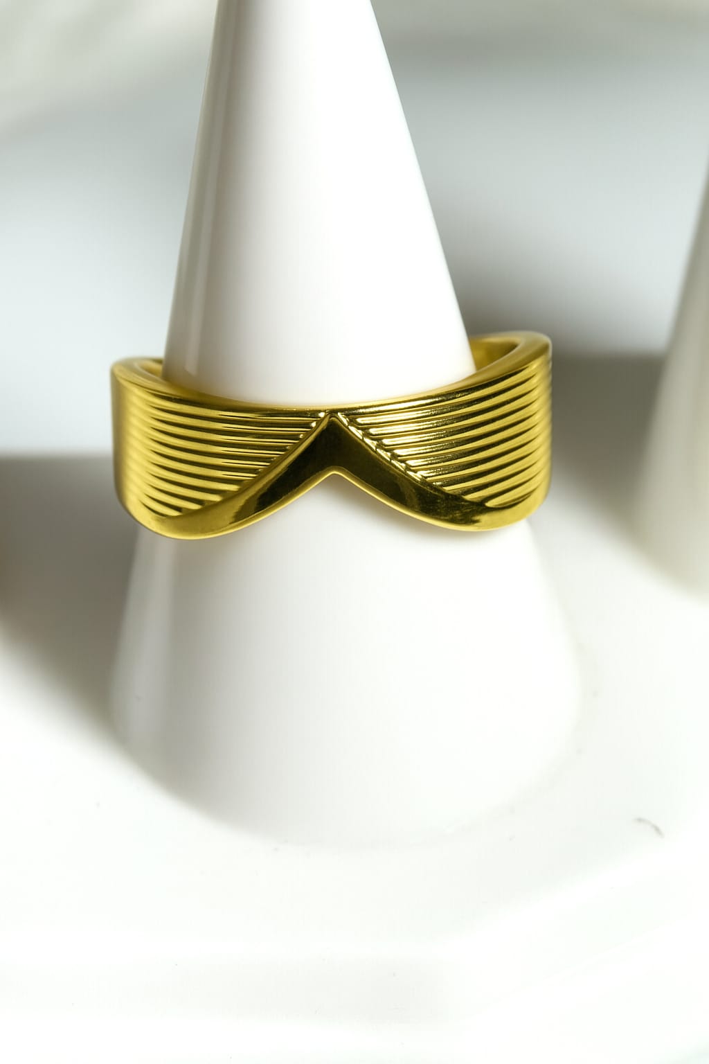 Vira chevron ring